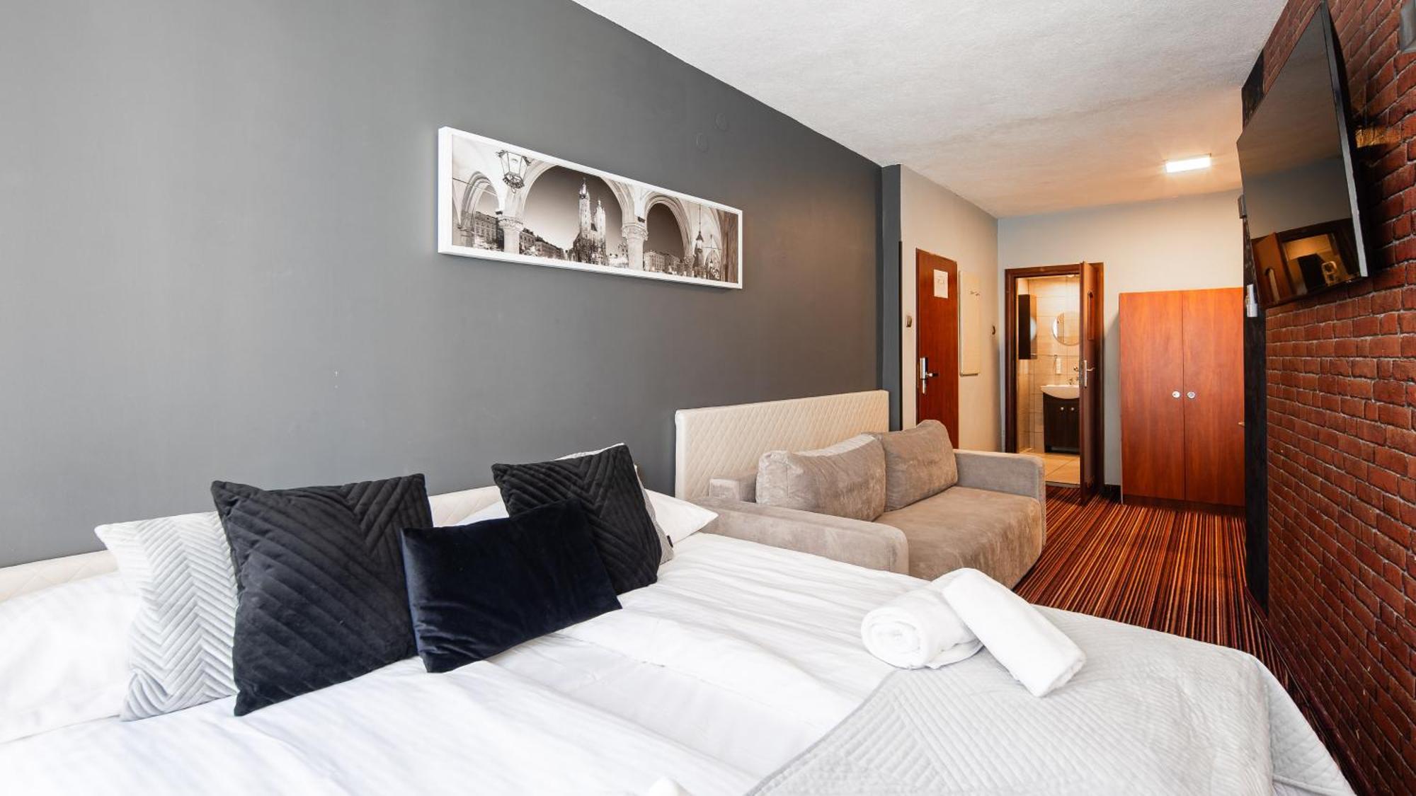 Hotel Delta Krasków Eksteriør bilde