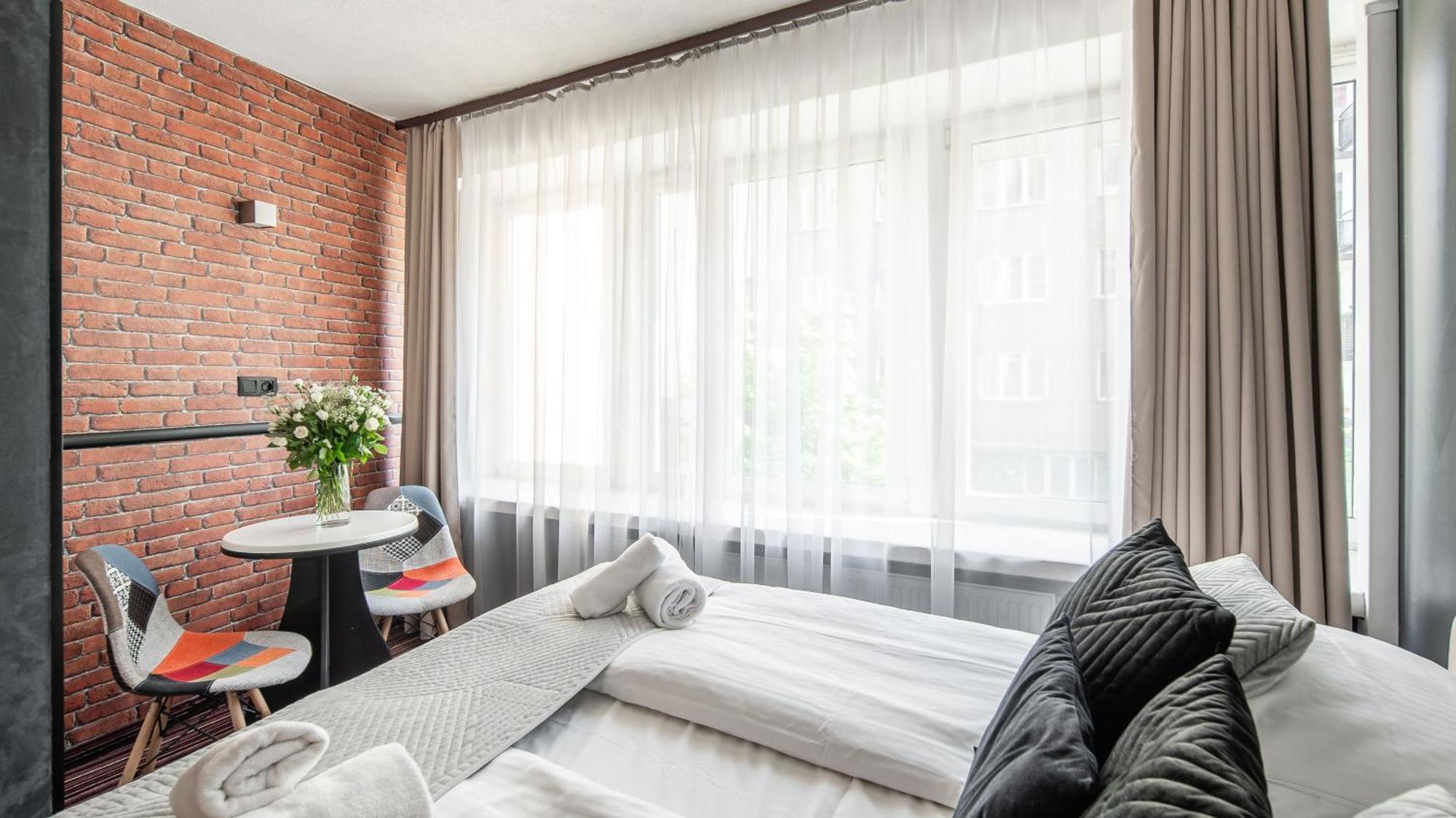 Hotel Delta Krasków Eksteriør bilde