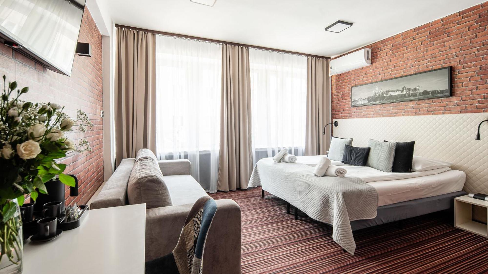 Hotel Delta Krasków Eksteriør bilde