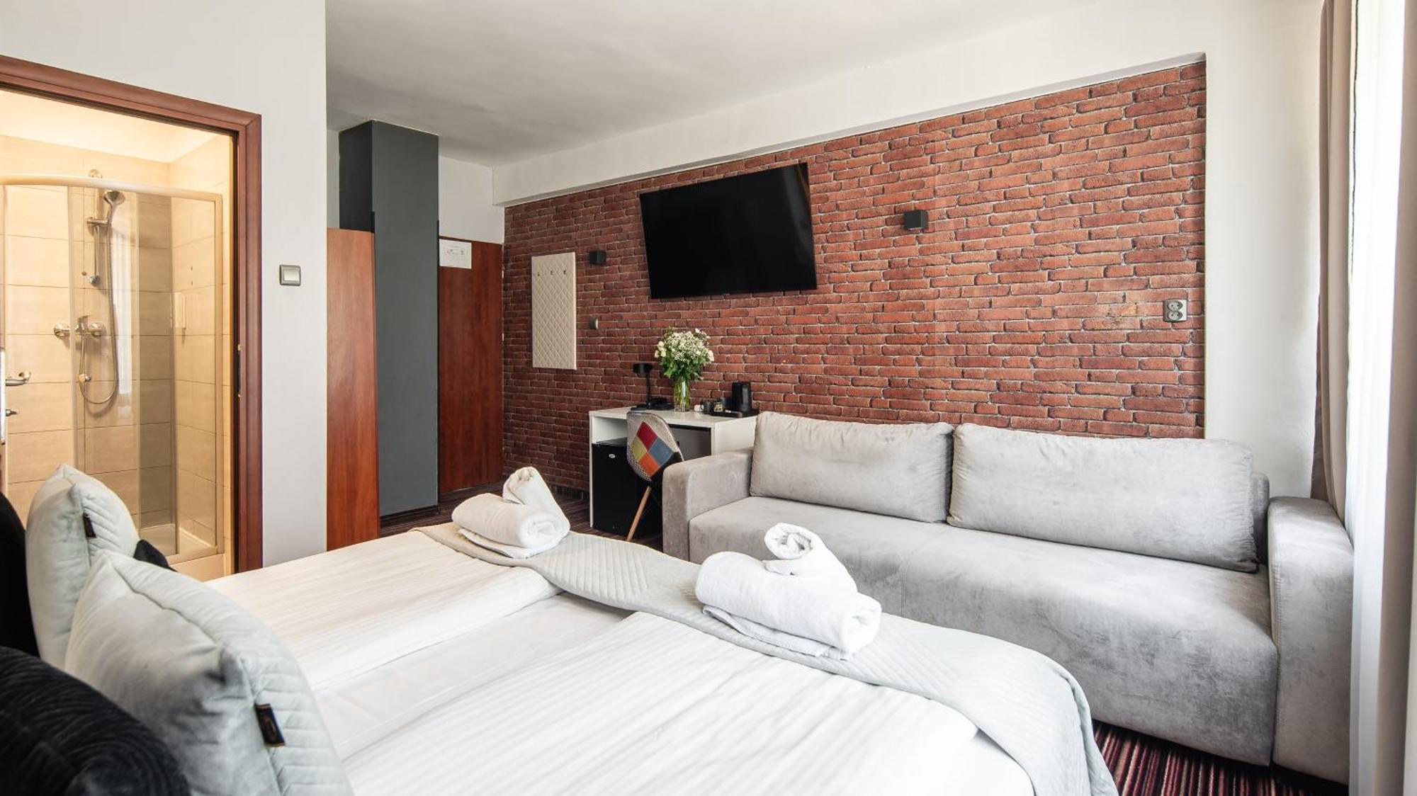 Hotel Delta Krasków Eksteriør bilde